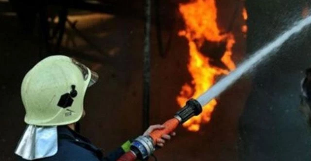 Μαρτυρία – σοκ για την τραγωδία στο Περιστέρι: Του φώναζα να πηδήξει από το μπαλκόνι – Τον είδα να καίγεται ζωντανός (βίντεο)